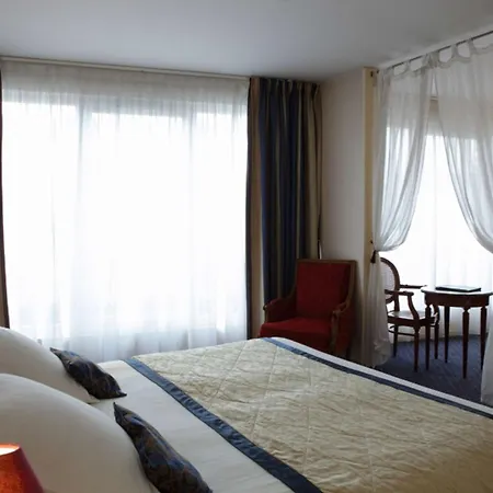 Amiral 4* Paris