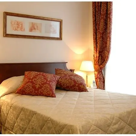 Hotel Amiral 4*